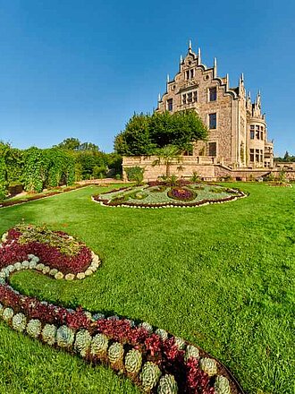 Panoramaaufnahme von Schloss und Park Altenstein in Bad Liebenstein